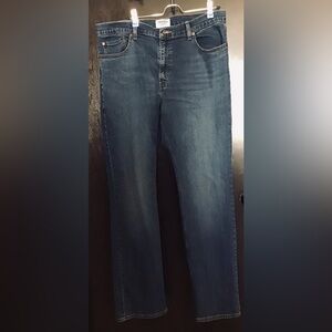 Denizen from Levi's Men's Relaxed Jeans in Medium Blue